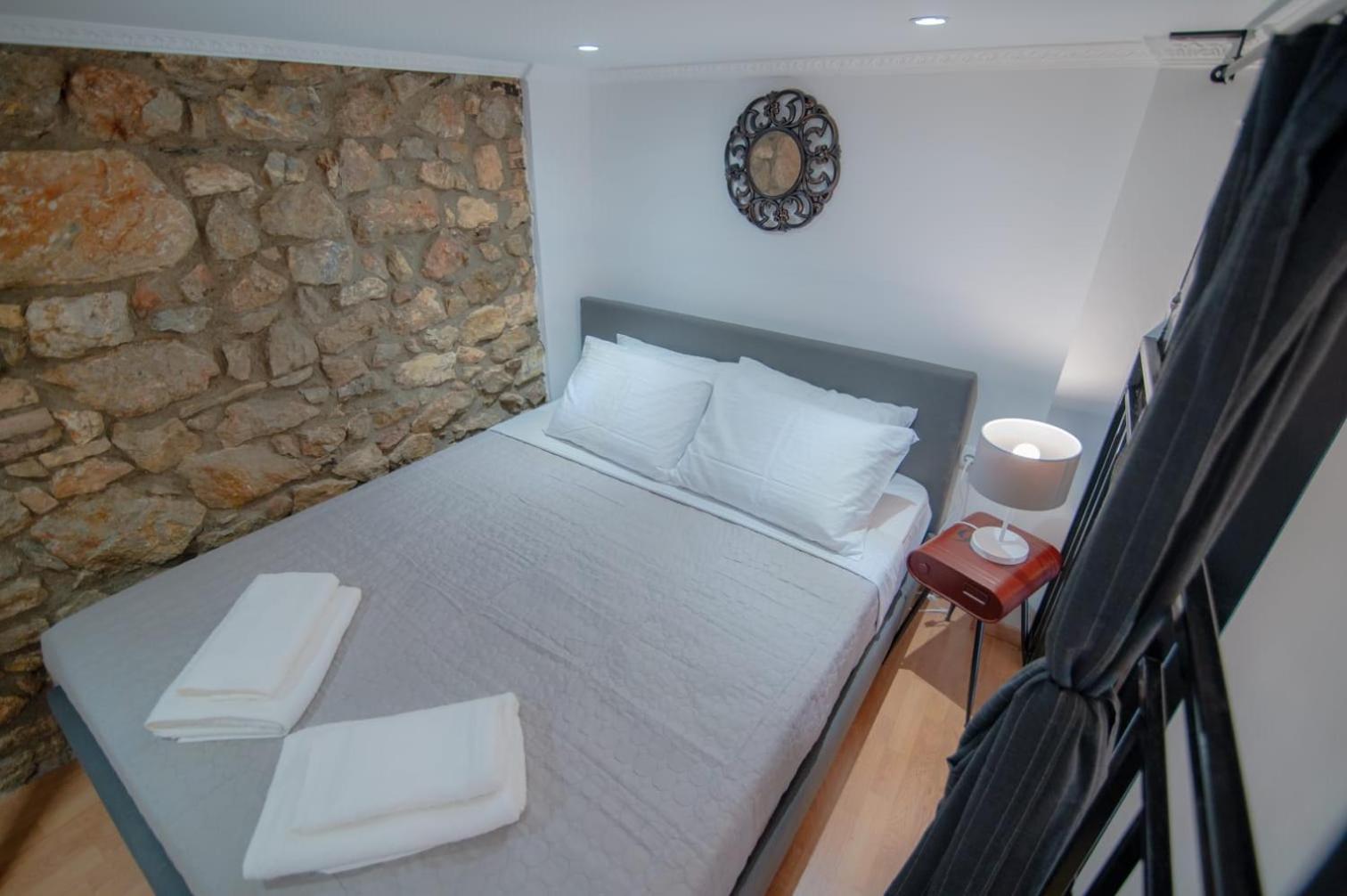 Delenco Trio Apartment Athena Bagian luar foto