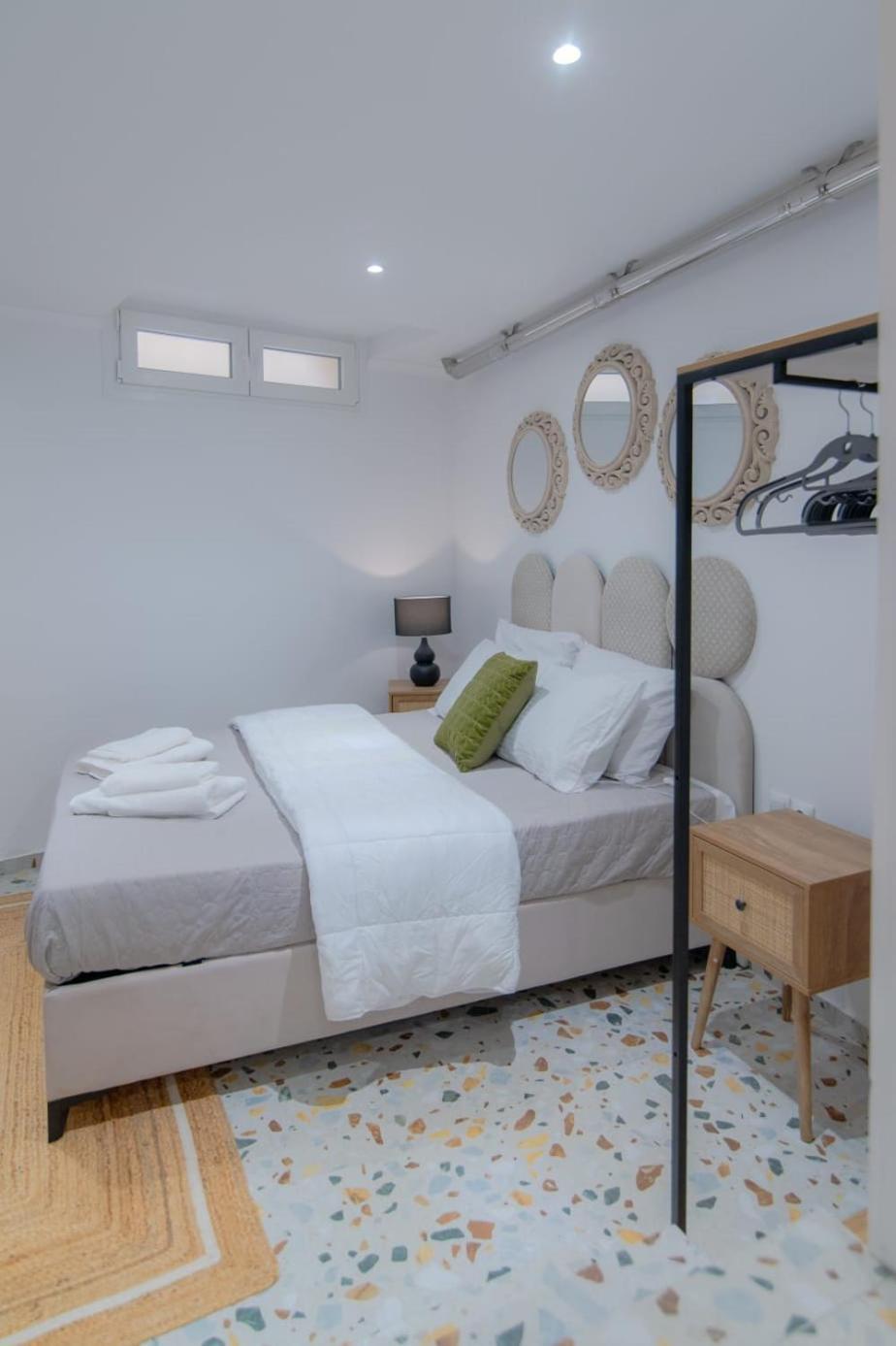 Delenco Trio Apartment Athena Bagian luar foto